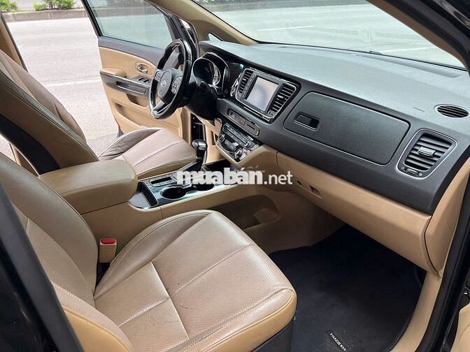 Kia Sedona 2019 2.2 DAT Deluxe - 80000 km