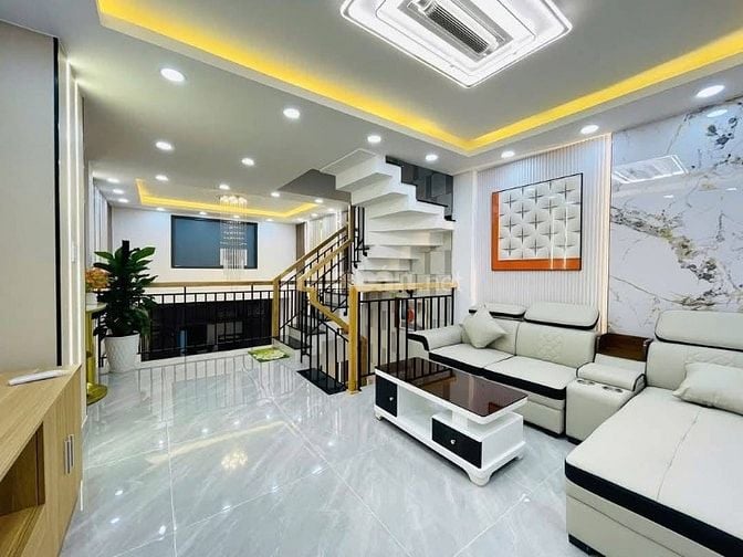 Bán gấp nhà 2 phòng khách đường Lê Văn Lương Quận 7, 40m2 3tỷ140