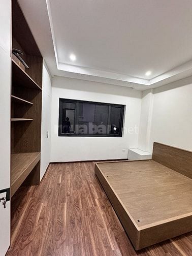 Nhỉnh 6 tỷ_ Bán nhà Long Biên 37m2 x 5 tầng_Ngõ thông_Lô góc