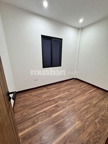 Nhỉnh 6 tỷ_ Bán nhà Long Biên 37m2 x 5 tầng_Ngõ thông_Lô góc