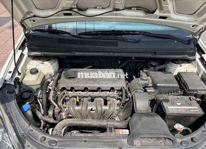 Kia Carens 2015 S SX 2.0 MT - 100 km