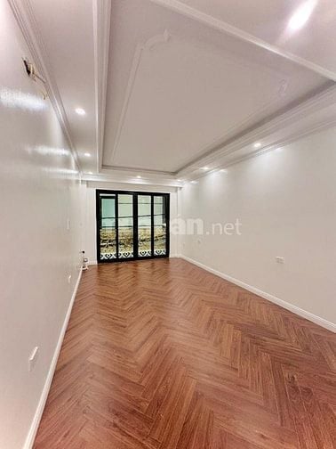 Phố Yên lạc Vĩnh tuy  Hai Bà Trưng ôtô vào nhà  5 tầng thang máy 