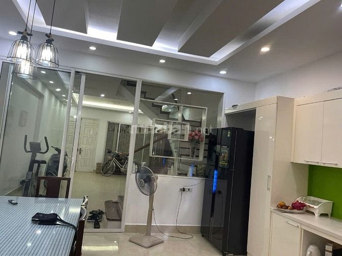 BÁN NHÀ NGUYỄN PHONG SẮC, NGÕ THÔNG Ô TÔ VÀO NHÀ, 82 M2, GIÁ 20,6 TỶ. 