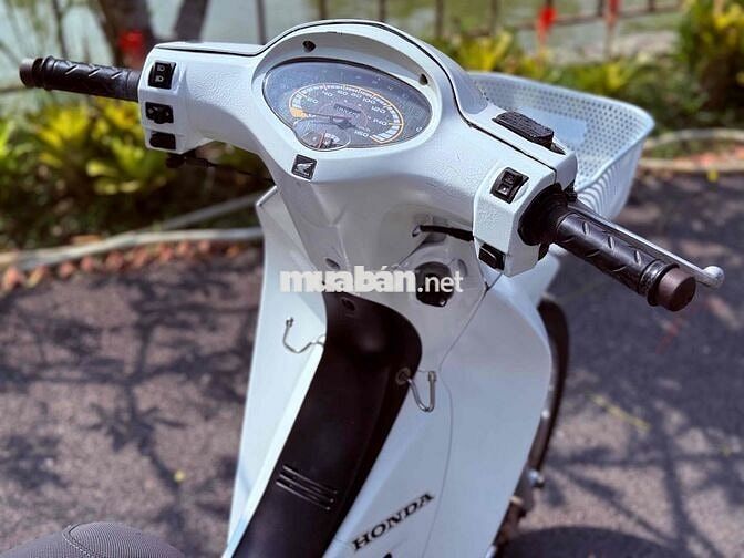 em muốn bán chiếc Honda Future 2 máy Thái