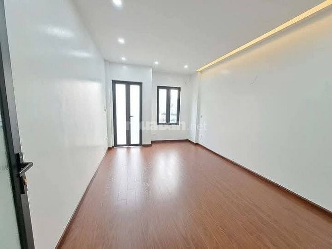 Nhà Đẹp Gần Đường Ô Tô, Vĩnh Hưng 30m, 5 tầng, mt 3.5m, giá 6.5 tỷ