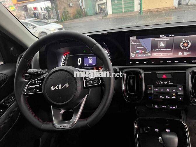 Kia Sonet 2023 Premium 1.5 AT - 8000 km