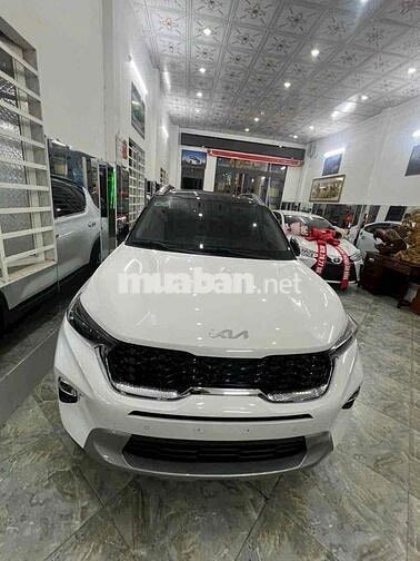Kia Sonet 2023 Premium 1.5 AT - 8000 km