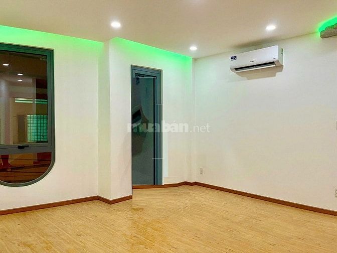  NHÀ ĐẸP 4 LẦU HẺM 7M CHỈ CÁCH MT HẬU GIANG 20M