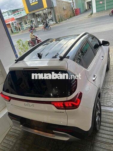 Kia Sonet 2023 Premium 1.5 AT - 8000 km
