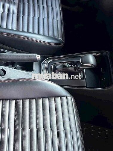 Kia Sonet 2023 Premium 1.5 AT - 8000 km