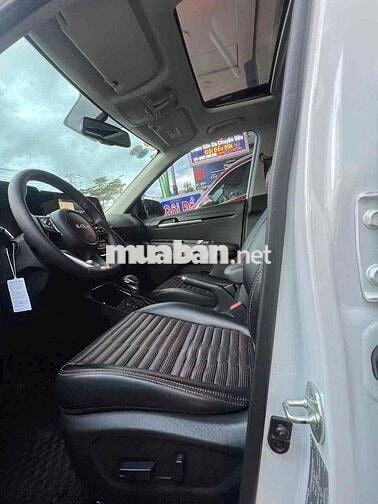 Kia Sonet 2023 Premium 1.5 AT - 8000 km