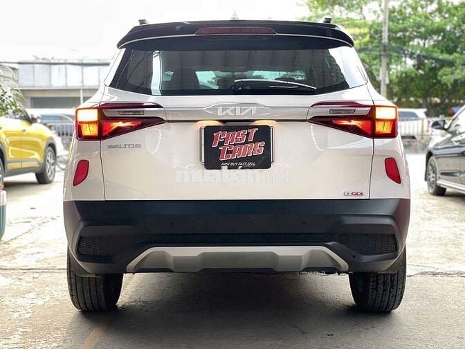 Kia Seltos 2023 Deluxe 1.4 AT, màu trắng,25.000 km