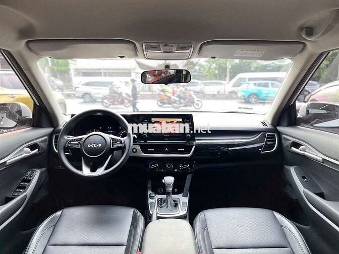 Kia Seltos 2023 Deluxe 1.4 AT, màu trắng,25.000 km