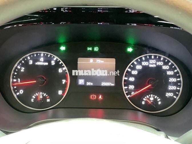 Kia Seltos 2023 Deluxe 1.4 AT, màu trắng,25.000 km