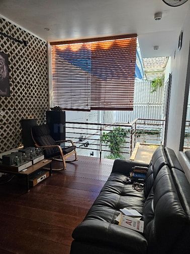 Nhà biệt thự khu Kiều Đàm, xe hơi đậu trong nhà, tiện ích đầy đủ.