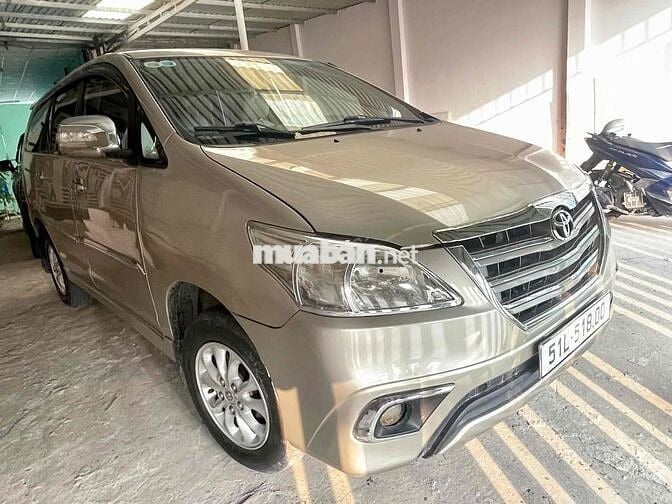 Toyota Innova 2014 2.0E - 125876 km