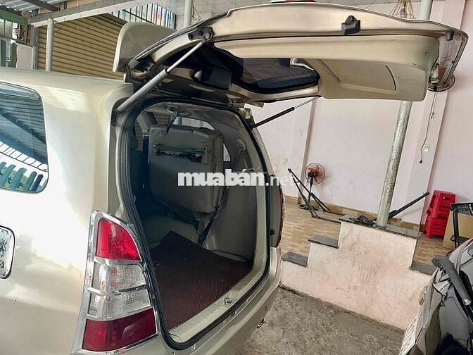 Toyota Innova 2014 2.0E - 125876 km