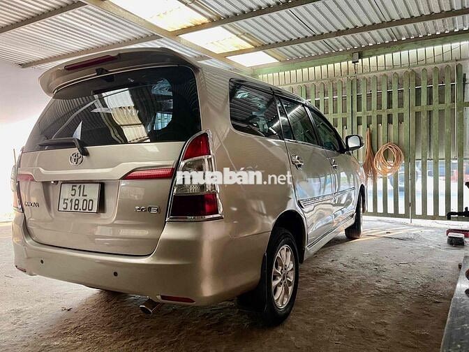 Toyota Innova 2014 2.0E - 125876 km