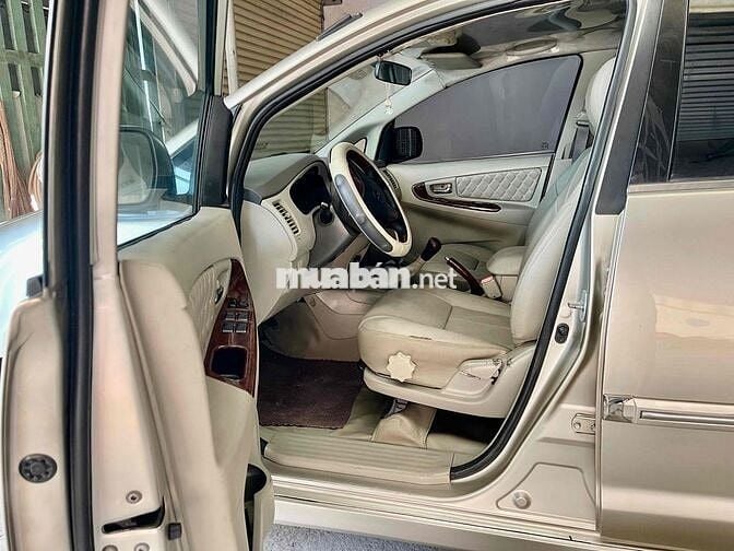 Toyota Innova 2014 2.0E - 125876 km