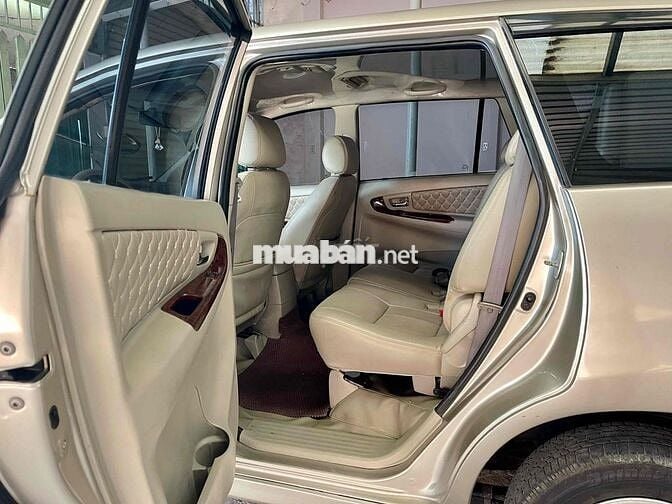 Toyota Innova 2014 2.0E - 125876 km