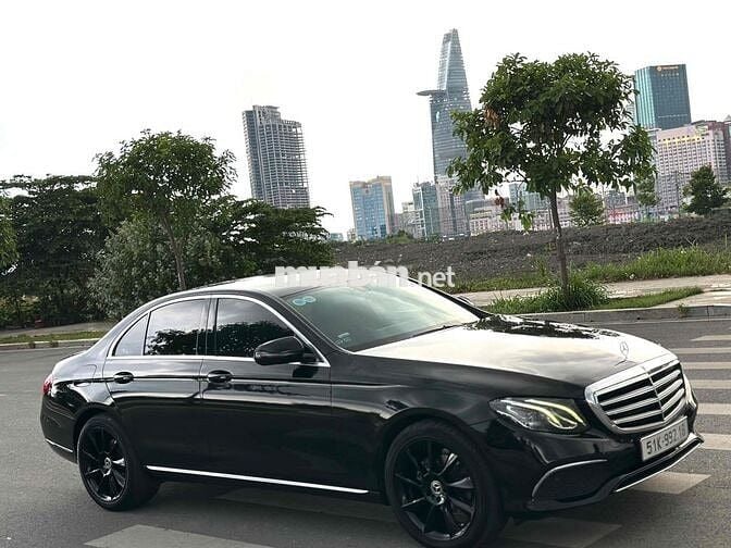 Mercedes E200 Mua mới 2018 - 102000 km Chính chủ