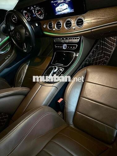 Mercedes E200 Mua mới 2018 - 102000 km Chính chủ