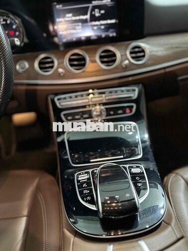 Mercedes E200 Mua mới 2018 - 102000 km Chính chủ