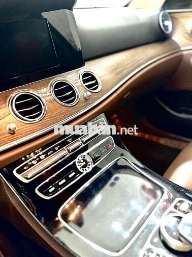 Mercedes E200 Mua mới 2018 - 102000 km Chính chủ
