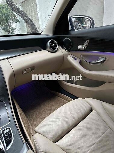 Mercedes Benz C200 Model 2019 . Ngay chủ