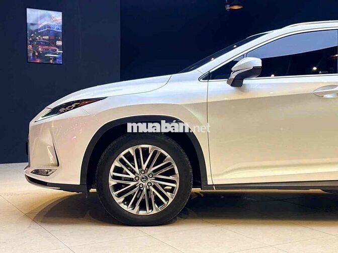 Lexus RX 2022 300 - 18000 km