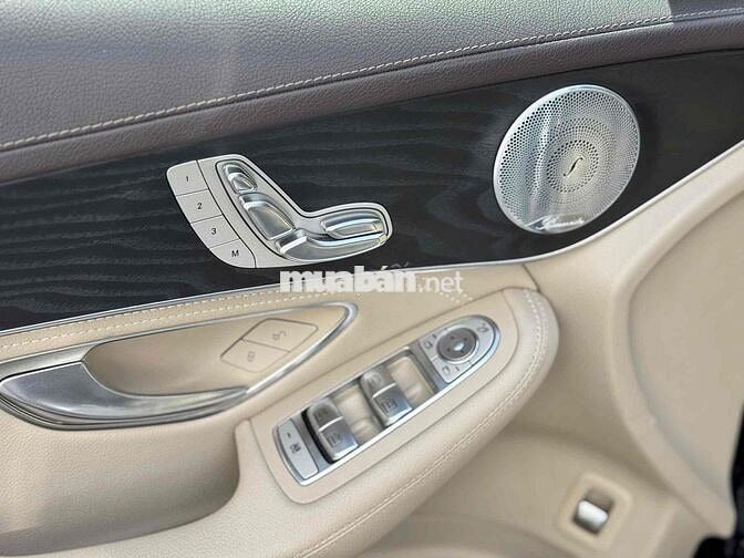 Mercedes GLC 300 2018 4MATIC. Xe GĐ Lướt 39000Km
