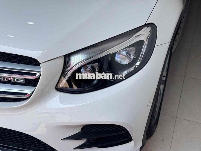 Mercedes Benz GLC 2017 300 4Matic - 21000 km