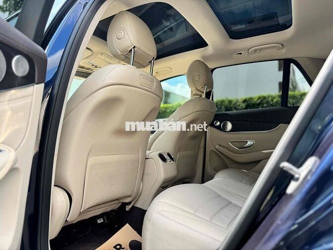 Mercedes GLC 300 2018 4MATIC. Xe GĐ Lướt 39000Km