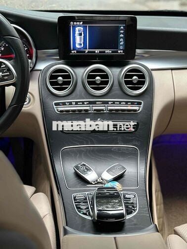 Mercedes Benz C200 Model 2019 . Ngay chủ