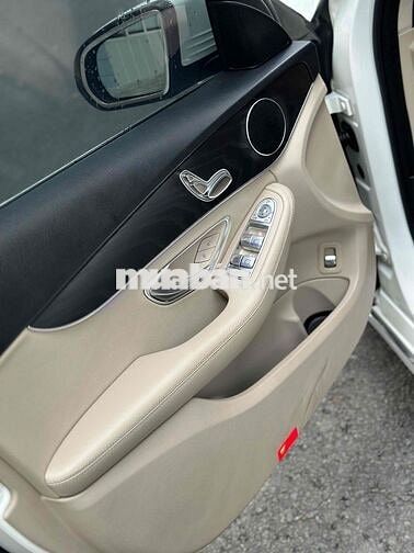 Mercedes Benz C200 Model 2019 . Ngay chủ