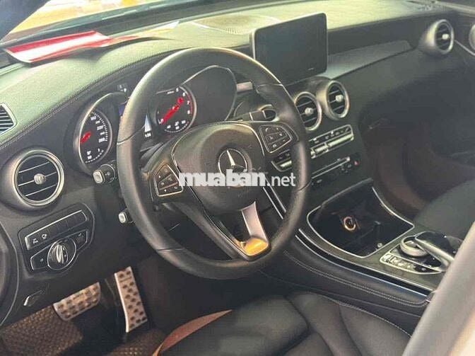 Mercedes Benz GLC 2017 300 4Matic - 21000 km
