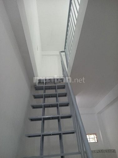 Cho thuê phòng một trệt một lầu .mỗi lầu 3.5m.tổng cộng 7 m chiều cao
