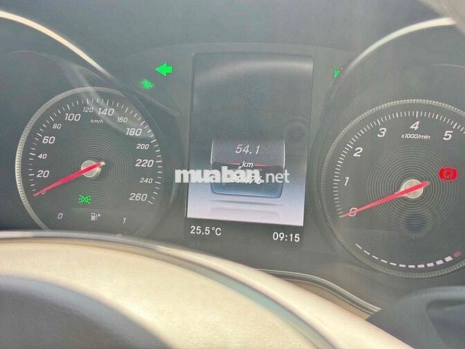 Mercedes GLC 300 2018 4MATIC. Xe GĐ Lướt 39000Km