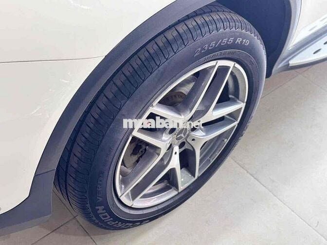 Mercedes Benz GLC 2017 300 4Matic - 21000 km