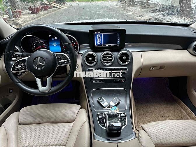 Mercedes Benz C200 Model 2019 . Ngay chủ