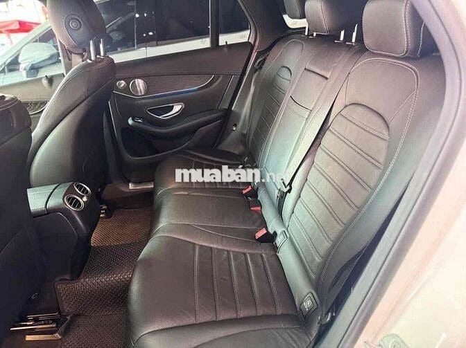 Mercedes Benz GLC 2017 300 4Matic - 21000 km
