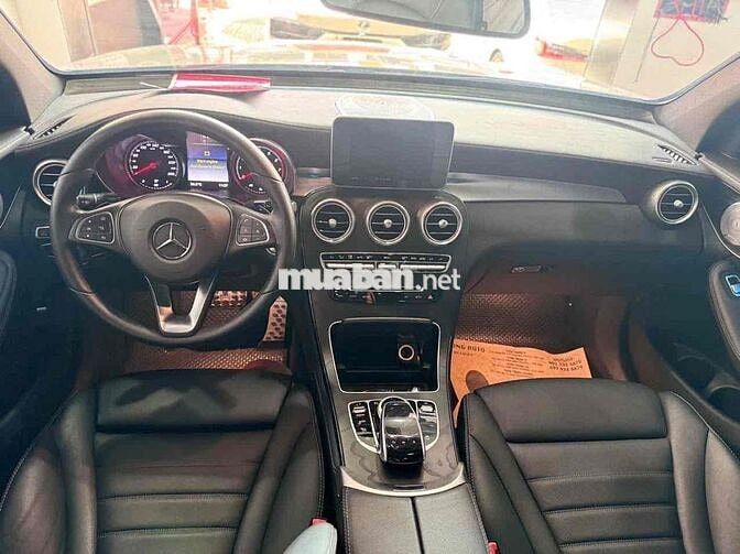 Mercedes Benz GLC 2017 300 4Matic - 21000 km