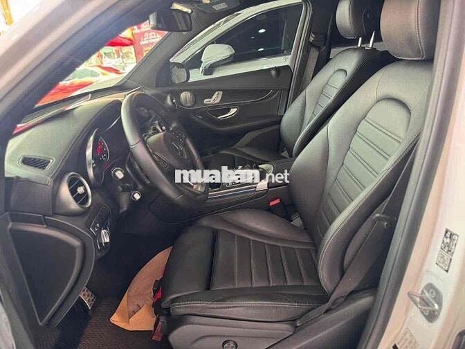 Mercedes Benz GLC 2017 300 4Matic - 21000 km