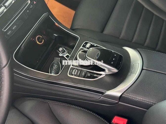 Mercedes Benz GLC 2017 300 4Matic - 21000 km