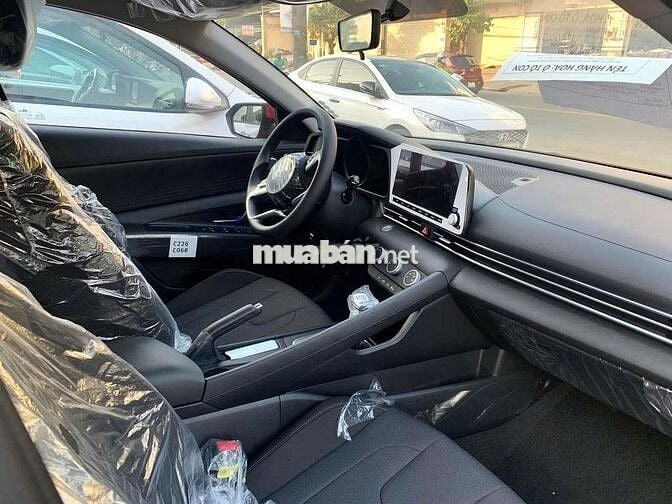 ELANTRA 1.6AT TIÊU CHUẨN GIẢM GIÁ LÊN ĐẾN 100TR