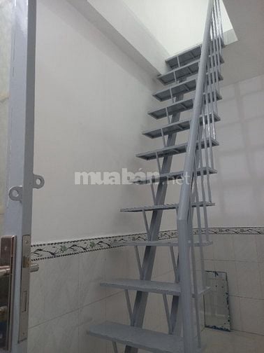 Cho thuê phòng một trệt một lầu .mỗi lầu 3.5m.tổng cộng 7 m chiều cao