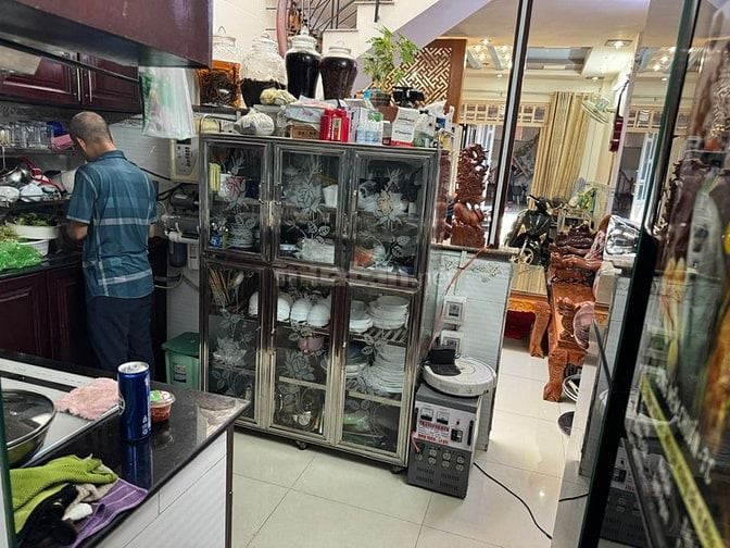 Cần bán gấp nhà C1 Phạm Hùng 1 trệt 1 lầu