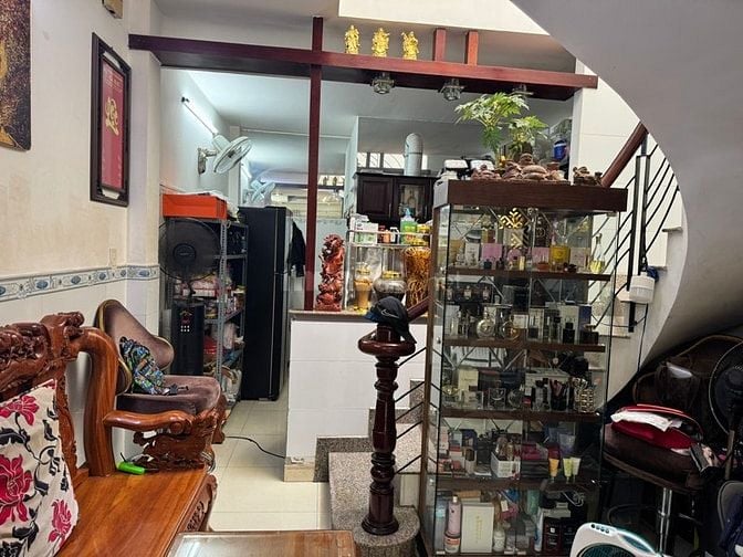 Cần bán gấp nhà C1 Phạm Hùng 1 trệt 1 lầu