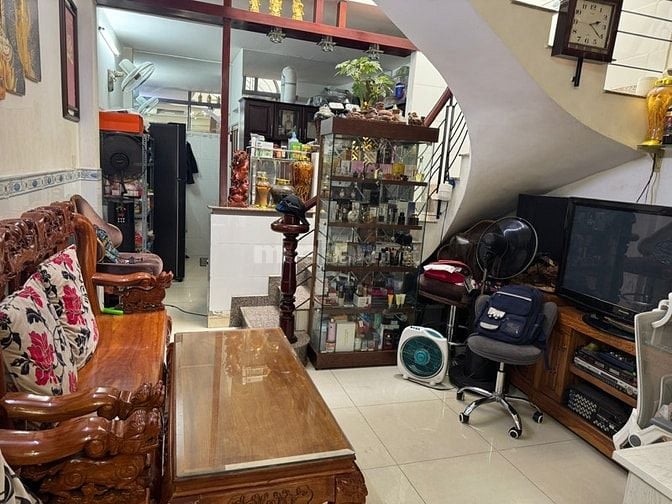 Cần bán gấp nhà C1 Phạm Hùng 1 trệt 1 lầu
