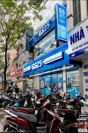 Cho thuê nhà loanh quanh Hồ Hoàng Cầu - 600m2 - mt 30m - 180 triệu